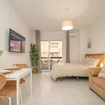 Wonderful Apartment 15M Walk To Giralda And Feria